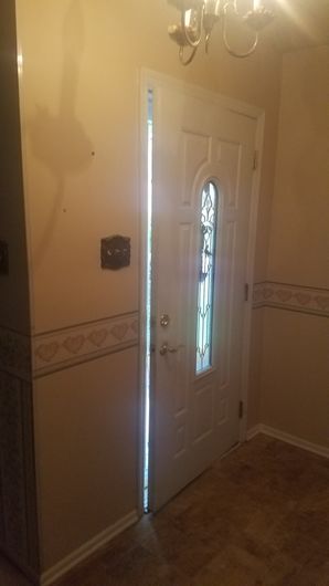 Border Removal & nterior Painting (Foyer) in Bensalem, PA (1)